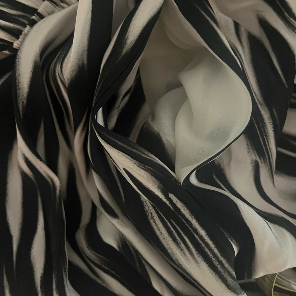Banana Republic cascade silk dress - Picture 6 of 8